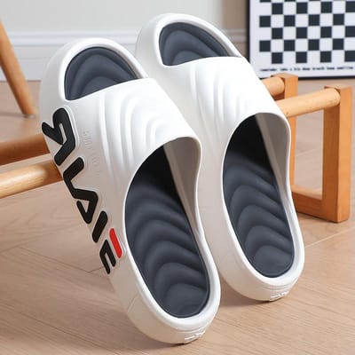 2025 Nieuwe Mode Heren/Dames Zomer Slippers Antislip Slippers Buiten Strand Teenslippers Voor Heren Huishoudelijk Comfortabele Schoenen 38-39 white