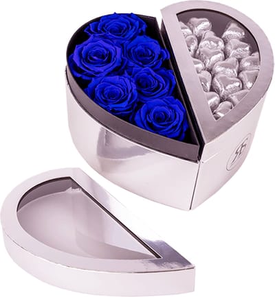 Chocolade Box Lois Donkerblauw – Rosuz - Luxe Geschenkdoos met Premium Blauwe Longlife Rozen en Zilverkleurige Chocolade Hartjes - Lang Houdbaar! Perfect Valentijnscadeau voor Hem