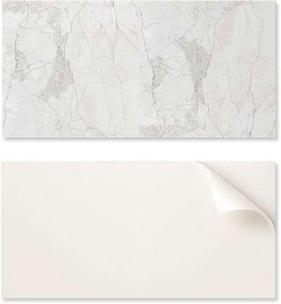 Esthetische vinyl wandbekleding met print, 100x50 cm, met natuurlijk marmerpatroon.