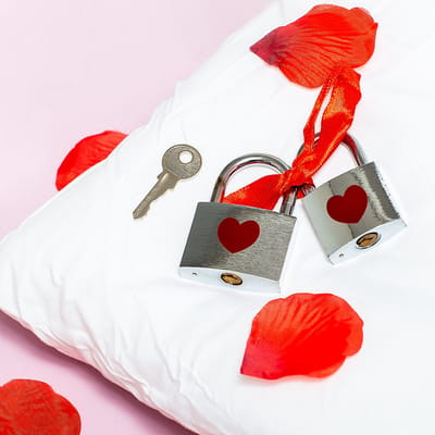 Out of the Blue Liefdesslotjes - Hartjesslot Zilver met Rood Hart - 2 Stuks met Sleutel - Valentijn