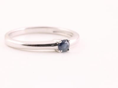 Fijne hoogglans zilveren ring met blauwe saffier - maat 16.5