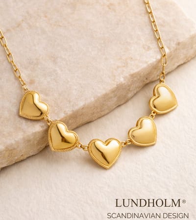 Lundholm Luxe Ketting Dames Goud Kleurig - Premium Stainless Steel Jewellery Hartjes – Gold Plated – 40 cm + 5 cm - My Lara Serie – Inclusief Luxe Geschenkverpakking