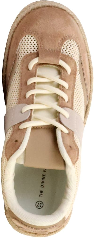 Sneakers met veters