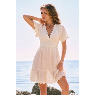 Minivestido de verano en tonos neutros