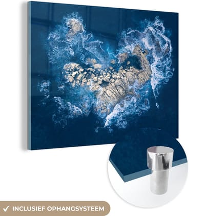 MuchoWow® Glasschilderij 160x120 cm - Schilderij acrylglas - Golven - Stenen - Hart - Foto op glas - Muurdecoratie woonkamer - Wanddecoratie slaapkamer - Schilderijen