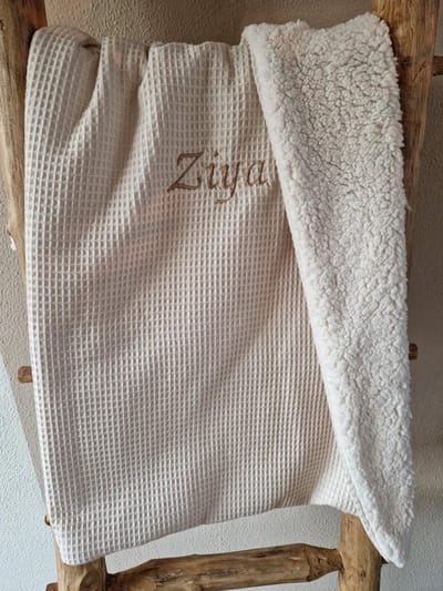 Gepersonaliseerde Baby Deken – Beige / Teddy – Met Naam – Zachte Babydeken – Kinderwagen & Wieg – 100x70cm – Uniek Kraamcadeau