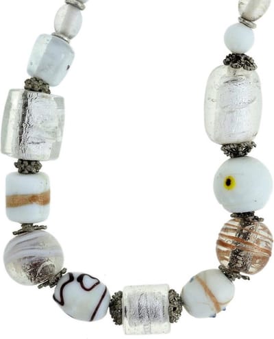 Behave - Witte kralenketting met art detail - Nikkelvrij - 112 cm
