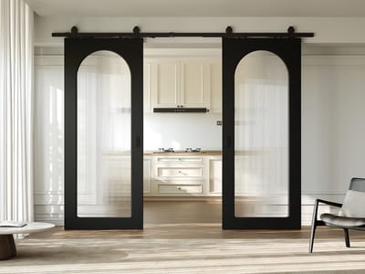 Vente-unique Dubbele schuifdeur met opbouwsysteem in hout en MDF - zwarte boog en gehard geribbeld glas - 2 x H205 x B83 cm - ODEZA