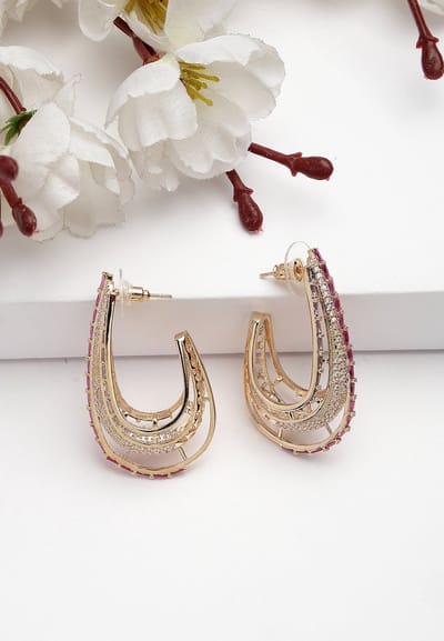 AVANT-GARDE PARIS Oorbellen - Hoops - Cashewvorm - Roze - Goudplated - Tijdloos Design - Zirconia Steentjes