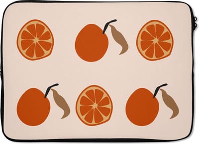 Laptophoes 14 inch - Zomers - Tomaten - Patronen - Laptop sleeve - Binnenmaat 33x23 cm - Zwarte achterkant
