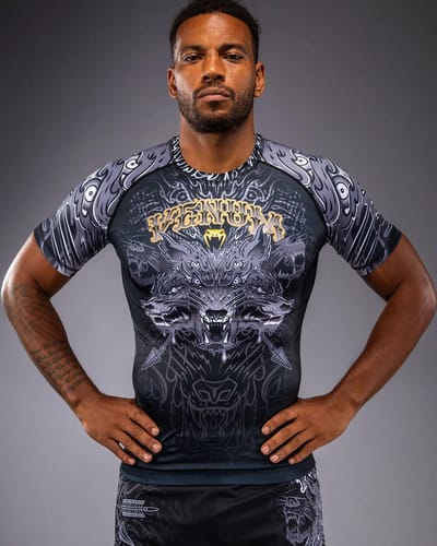Venum Wolf Atak Rashguard - Zwart/Grijs | Compressieshirt voor MMA, BJJ & Kickboksen - S