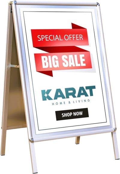 FLOORDIREKT Klantenstopper BIG SALE - DIN A1 - Stoepbord - Billboard - Posterstandaard - Hoogwaardige Dubbelzijdige Klantenstopper - Inclusief Beschermfolie - Weerbestendige Posterstandaard
