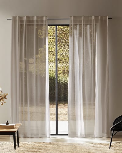 HOOMstyle kant en klaar gordijn met haakjes Aura - Vitrage - Voile - Met plooiband - 140x270cm - Zand / Beige