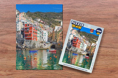 Puzzel Gekleurde boten in het water bij Cinque Terre - Legpuzzel - Puzzel 1000 stukjes volwassenen