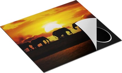 Chefcare Inductie Beschermer Silhouet Olifanten tijdens Zonsondergang - 60x50 cm - Afdekplaat Inductie - Kookplaat Beschermer - Inductie Mat