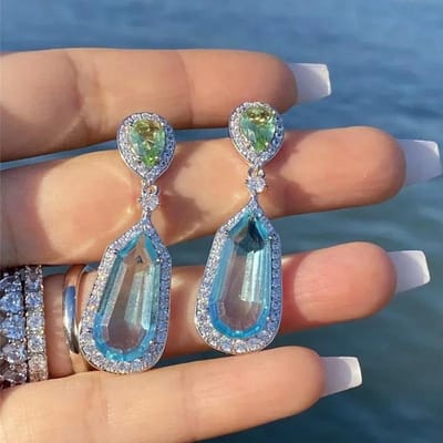 Luxe Vierkante Groene Zirkonia Kristal Hanger Oorbellen Exquise Modieuze Bruiloft Sieraden voor Vrouwen brown
