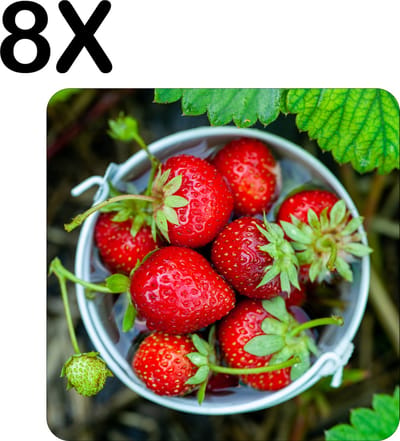 Luxe Placemat - Bakje Aardbeien Tussen de Plantjes - Set van 8 Placemats - 50x50 cm - 2 mm dik Vinyl - Anti Slip - Afneembaar