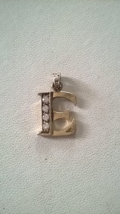 Gemstones-silver letterhanger E 925-sterling zilver en 14 K goudverguld met zirkonia