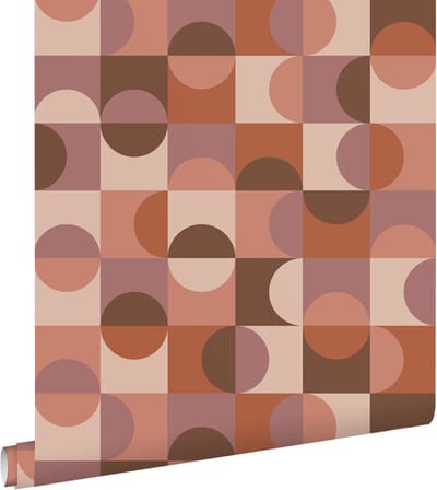 ESTAhome behang cirkels in Bauhaus stijl terracotta, paars en bruin - 50 x 900 cm - 131244