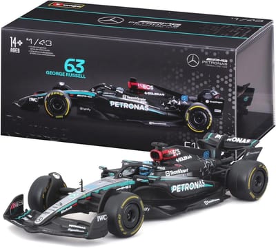 Formule 1 Diecast Model 1:43 met Helm en Displaykoffer - George Russell 2024