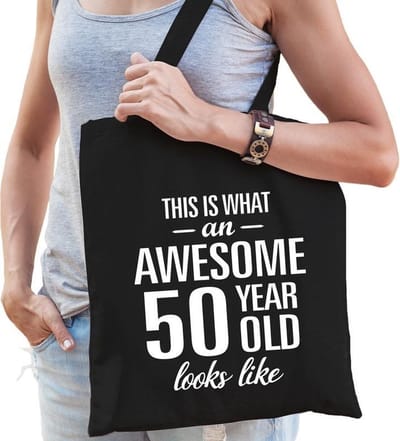 Awesome 50 year / geweldig - 50 jaar cadeau tas - zwart - volwassenen - Sarah / Abraham kado tas / verjaardag tasje / shopper