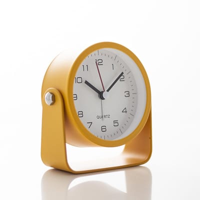 Daity 1 stuk - Wekker - kleine retro bureauklok - werkt op batterijen - stille metalen bureauklok met licht - geschikt voor woonkamer - slaapkamer - nachtkastje en boekenplankdecoratie