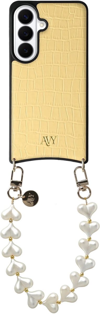 AVY Leren Hoesje Geschikt voor Samsung Galaxy S26 Plus | Compatibel met MagSafe | Leather Case met Telefoonkoord | Polsband | Croco Geel | Cupid Pearl