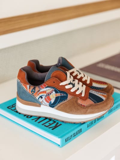 Inkkas Cyprus dames sneaker – comfortabele suède sneaker met bergdesign – aardetinten/turquoise, Maat 38