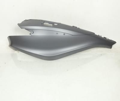 Coque arrière droite origine pour scooter Piaggio 125 X10 2014 à 2015 67345660HC
