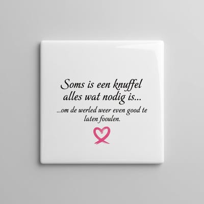 Inspirerende Quote Keramische Tegel – “Soms Is Een Knuffel Alles Wat Nodig Is” – Troostende Woondecoratie – 15 × 15 cm
