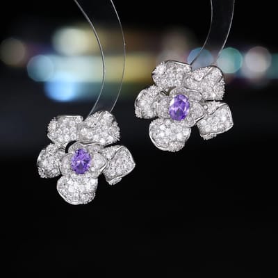 Dames Licht Luxe Design Elegante Driedimensionale Camelia Oorbellen Modieuze En Veelzijdige Niche Design Oorbellen white
