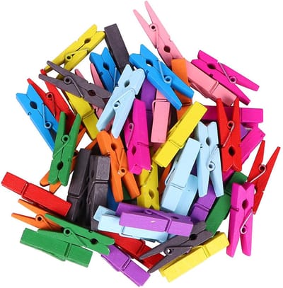 Premium - Gekleurde Kleine houten mini knijpers - 20 STUKS - Mix - Knijpertjes - Fotoknijpers - Geboorte wasknijpers - 25mm - Foto knijpers - Knijper om foto's aan op te hangen - Fotohouder - Knijpers - Wasknijpers - Kerstkaart hangers - Pola
