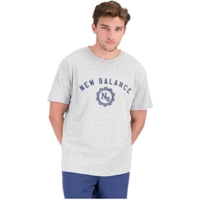 T-shirt Korte Mouw New Balance T-shirt Sport Seasonal Graphic Cot AG M 100% coton