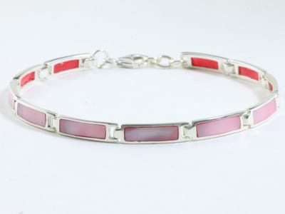 Hoogglans zilveren armband met roze parelmoer
