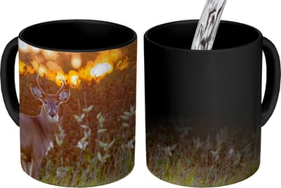 Magische Mok - Foto op Warmte Mokken - Koffiemok - Hert - Planten - Zonsondergang - Wilde dieren - Natuur - Magic Mok - Beker - 350 ML - Theemok