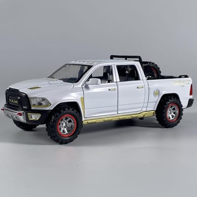 1:32 Schaal Dodge Ram Pick-up Truck Legering Off Road Auto Diecast Model Geluid & Licht Pull Back Speelgoed Trendy Ornament Voor Vriendencadeaus white
