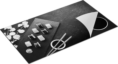 Chefcare Inductie Beschermer Sushi met Bloemen op Zwarte Marmer - Zwart Wit - 95x50 cm - Afdekplaat Inductie - Kookplaat Beschermer - Inductie Mat