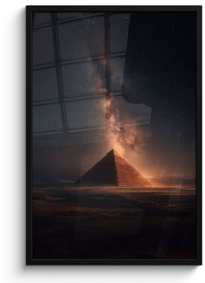 Poster in lijst - Fotolijst 60x90 cm - Posters - Piramide - Woestijn - Licht - Posterlijst zwart - Decoratie - Wanddecoratie woonkamer - Muurdecoratie slaapkamer