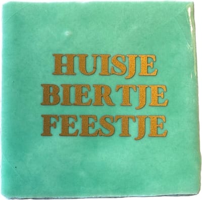 Hippe tegeltje met tekst: Huisje biertje feestje | Mint | Brons | Gepersonaliseerde cadeau | Hippe Spreuktegel | Nieuwe woning cadeau | Verjaardagscadeau | Verjaardag | Birthday | Housewarming cadeau