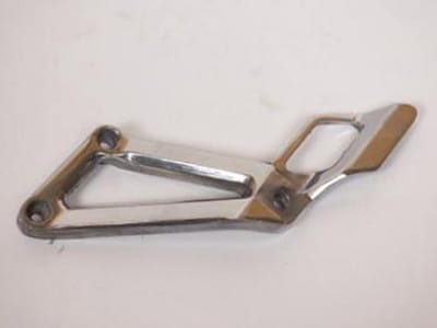 voetsteunplaat links voor aprilia 650 pegaso 1992 - 1996 ap8132659 nieuw