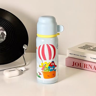 Hoogwaardig uitziende roestvrijstalen cartoon waterbeker  Schattige kinderthermosbeker  Eén beker  Twee deksels  Beker met rietje voor mannelijke en vrouwelijke studenten 550ml