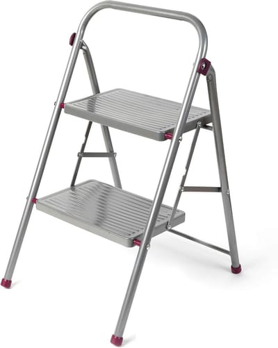 Famanu - 2-traps opvouwbare huishoudtrap, antislip voeten en stalen frame, compacte trapladder met veiligheidsklem, 150 kg draagvermogen