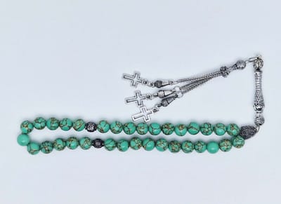 Handgemaakte tesbih klassiek - "Tasbih" natuursteen "Groen howliet gesponnen goud" - Aantal kralen 33 - Diameter kralen 8 MM - met metaal tassel "Kruis" - Een mooi cadeau-idee