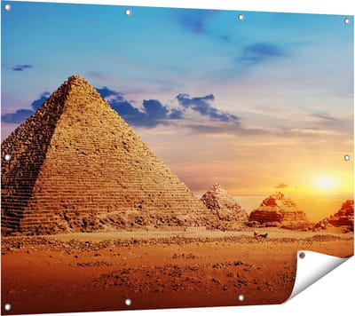 Gards Tuinposter Egyptische Piramides in de Woestijn - 120x90 cm - Tuindoek - Tuindecoratie - Wanddecoratie buiten - Tuinschilderij