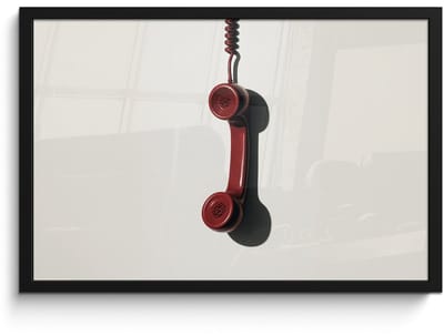 Poster in lijst - Fotolijst 60x40 cm - Posters - Telefoon - Koord - Rood - Minimalistisch - Posterlijst zwart - Decoratie - Wanddecoratie woonkamer - Muurdecoratie slaapkamer