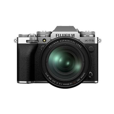 Fujifilm X-T5 + XF 16-80mm f/4.0 R OIS WR  zilver