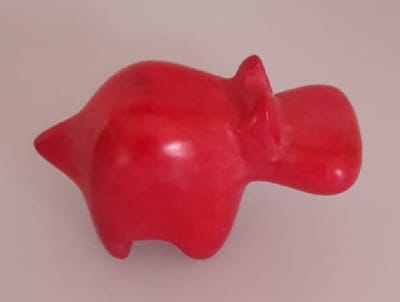 Nog meer sfeer in uw woonomgeving met deze prachtig handgemaakte nijlpaard! Een bijzondere nijlpaard gemaakt van speksteen, een zachte natuursteen. Vind een gezellig plekje in je huis, serre/tuinkamer of in de werkkamer. Voor uzelf of Bestel Een Kado