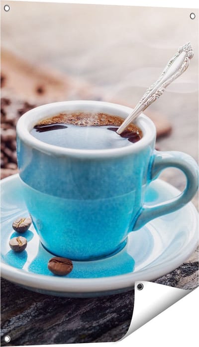 Gards Tuinposter Blauw Kopje Koffie met Koffiebonen - 60x90 cm - Tuindoek - Tuindecoratie - Wanddecoratie buiten - Tuinschilderij
