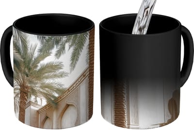 Magische Mok - Foto op Warmte Mokken - Koffiemok - Gebouw - Palmbomen - Beige - Zon - Magic Mok - Beker - 350 ML - Theemok