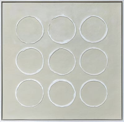 Ter Halle - Schilderij - Wanddecoratie - 3D Art - Witte Cirkels Op Een Beige Doek - 83x83cm